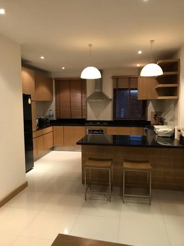 ให้เช่าอาคารพาณิชย์ 4 ชั้น ย่านนานา สุขุมวิท ซอย 4 พระราม 4 เหมาะทำโฮลเทล ใกล้ BTS นานา