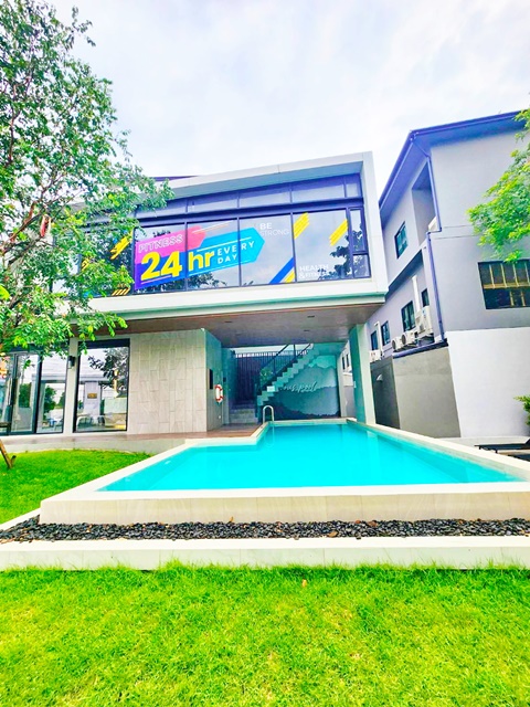 BTSสะพานใหม่ 2.3กม. ใหญ่มาก ให้เช่าทาวน์โฮม 3 ชั้น 4-5นอน 3น้ำ ถ.เทพรักษ์ พหลโยธิน MRTลาดปลาเค้า 25ตร.วา 285 ตร.ม. BTSสายหยุด 2.2กม.  