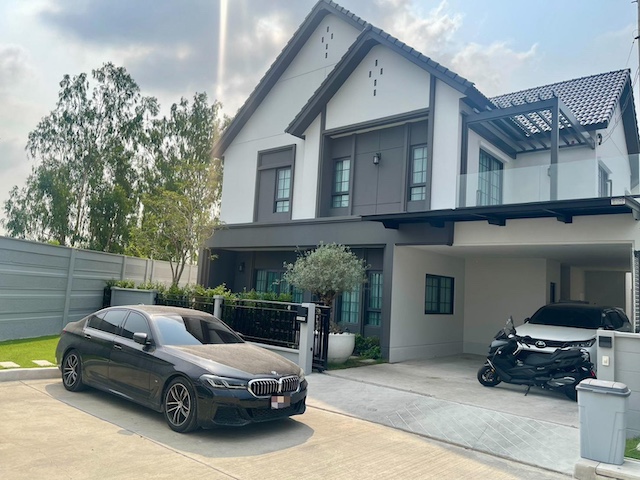 BH3578 | ให้เช่า-ขายบ้านเดี่ยว Centro บางนา เฟส 2 แปลงมุม พื้นที่กว้าง สไตล์รีสอร์ท ใกล้เมกาบางนา พร้อมฟิตเนสครบในตัวบ้าน