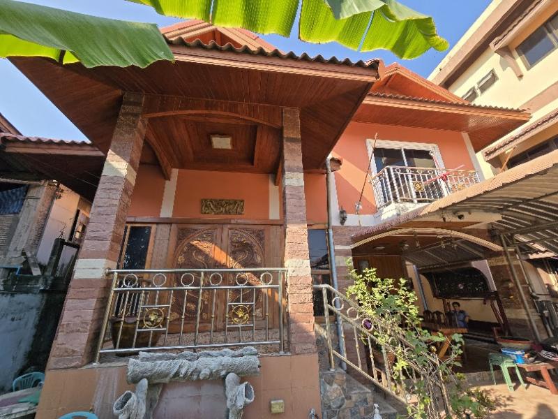  โอกาสทอง! บ้านเดี่ยว 70 ตร.ว. จอดรถ 4 คัน! ตกแต่งไม้สักแท้ท้ังหลงัราคาดีที่สุดในย่าน!