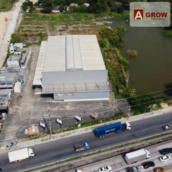 โกดังให้เช่า ติดทางมอเตอร์เวย์ ขนาด 2,100 ตร.ม. สีม่วงลายทำการผลิตได้ ชลบุรี