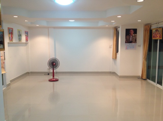 ขาย ทาวน์เฮาส์ 2 ห้อง หมู่บ้านไพลิน อุดรธานี ใกล้หนองประจักษ์