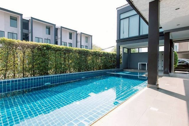 ขายพร้อมผู้เช่า 3.5 ล้าน #ดิเออบาน่า 3 ทาวน์เฮาส์ 2 ชั้น #เฟอร์นิเจอร์ครบ (สัญญาหมด พ.ย. 68) #ติดถนนซุปเปอร์ไฮเวย์ เดินทางสะดวก