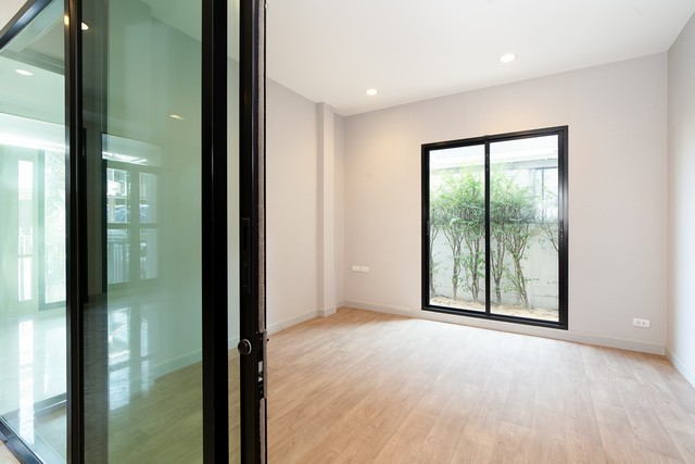 EA120293 ประกาศขาย บ้าน แกรนด์บางกอก บูเลอวาร์ด สาทร พื้นที่ 70 SQ.WA 4BR4BATHROOM 16900000 THAI BAHT ใกล้กับ - ด่วนๆ