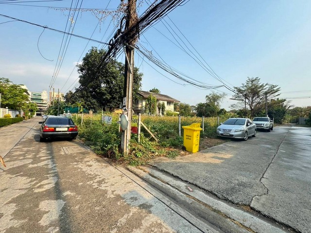 ขายดินแถมบ้าน 50 ตารางวา ซ.ติวานนท์-ปากเกร็ด 27เข้าออกสะดวกจากปากทางเพียง 300 เมตร ต.บางพูด อ.ปากเกร็ดจ.นนทบุรี