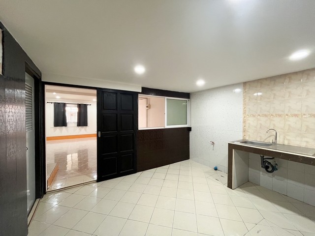 ด่วน!!! ขายบ้านแฝด 2 ชั้น บ้านเคหะนคร ลาดกระบัง 36 ใกล้สนามบินสุวรรณภูมิ