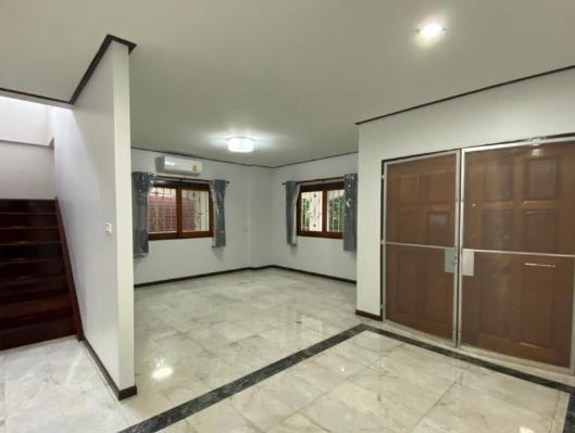 ให้เช่าบ้านเดี่ยว 2 ชั้น ซอยอารีย์สัมพันธ์ 6 ถนนพหลโยธิน 5 ใกล้ BTS อารีย์