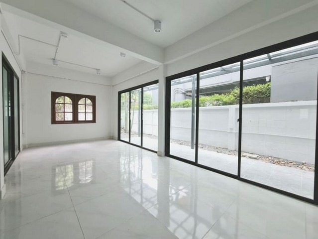 ให้เช่าบ้านเดี่ยว2ชั้นย่านโชคชัย4ลาดพร้าว ใกล้MRTโชคชัย4ใกล้นาคนิวาส ลาดพร้าววังหิน เลียบด่วน เหมาะทำโฮมออฟฟิศ