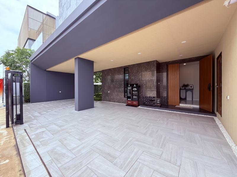 ให้เช่าบ้านเดี่ยวหรู 3ชั้นเนื้อที่ 102ตร.ว พื้นที่ใช้สอย 423ตร.ม 5ห้องนอน 4ห้องน้ำ ถนนราชพฤกษ์ -สะพานเจษฎาบดินทร์ ราคาเช่า 150,000 บ/ด