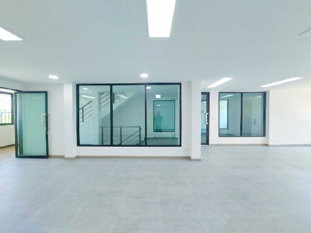 ย่านวิภาวดีรังสิต11-19 MRTพหลโยธิน ให้เช่าสำนักงาน ลาดจอดรถ30คัน รถไฟฟ้าสีแดงจตุจักร 450ม. อาคาร 4ชั้น 8ห้อง 580 ตร.ม.145 ตร.วา สตีเฟ่นส์