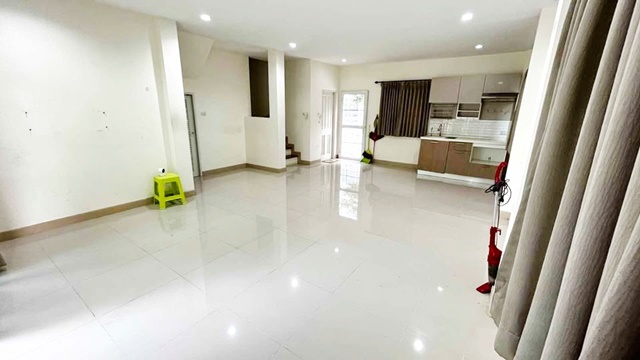 บิ๊กซี ลำลูกกา  รังสิต 2.2 กม สวนกุหลาบวิทยาลัย  บ้านเดี่ยวให้เช่า2ชั้น 52 ตรว.คลองสาม 1.1 กม. 3นอน 3น้ำ แอร์ครบ สถานีรถไฟฟ้าคูคต 3.8 กม.