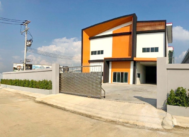 พร้อมออฟฟิศ 2ชั้น ถ.เศรษฐกิจ1 พระราม 2 รร.เทศบาลนาดี 1.3 กม. เช่า-ขายโรงงาน 1.6ไร่ 1,380 ตร.ม. ตลาดมหาชัย 3.0 กม.