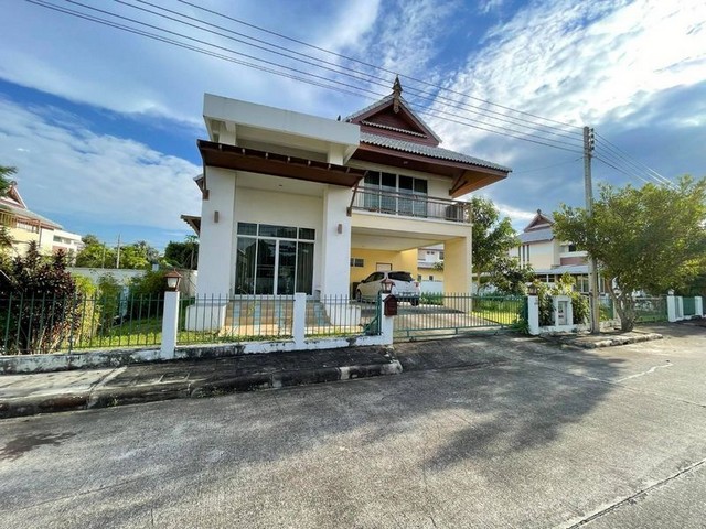 ให้เช่าบ้านเดี่ยว 2 ชั้น เนื้อที่เยอะ  โครงการ เดอะกรีนนารี่ สันทราย 