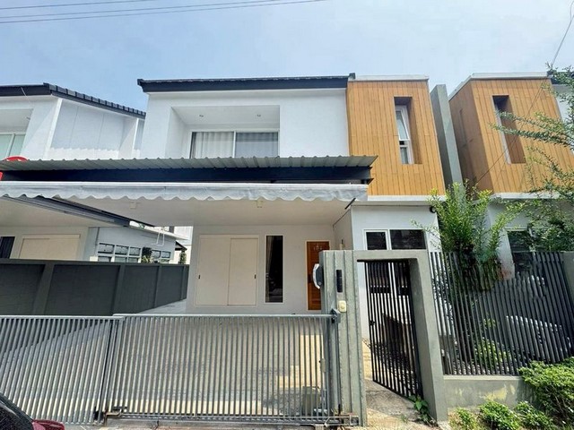 บ้านแฝด 2 ชั้น ทำเลดี ในโครงการ โซนสันผีเสื้อ              