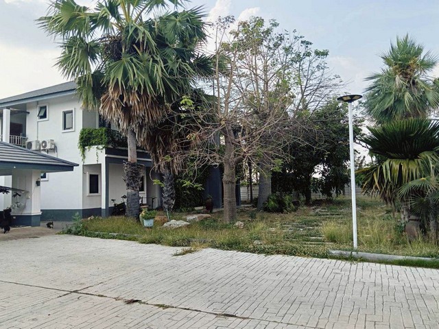 บ้านเดี่ยวหรู 2ไร่  5 ห้องนอน  5 ห้องน้ำ ทำเลดี ใกล้ ปตท.ช่อกระถิน หนองปลิง  เมืองนครสวรรค์