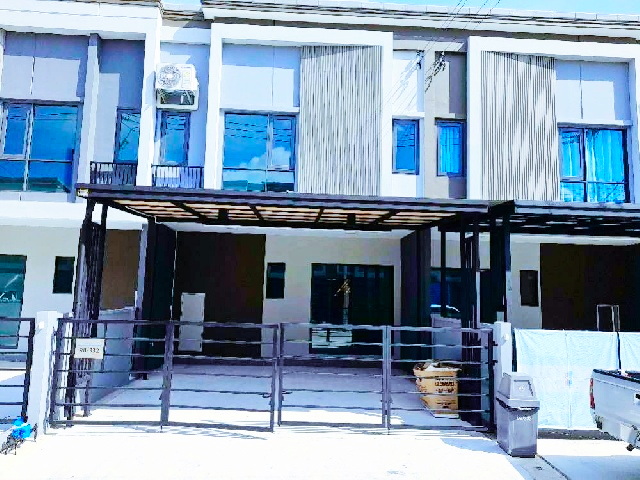 ฟิวเจอร์พาร์ค รังสิต 1.6 กม. MRTรังสิต 1.9กม.ให้เช่าทาวน์เฮาส์ 2 ชั้น 19ตร.วา.149ตร. ม. 3นอน ม.กรุงเทพ รังสิต 4 กม. 