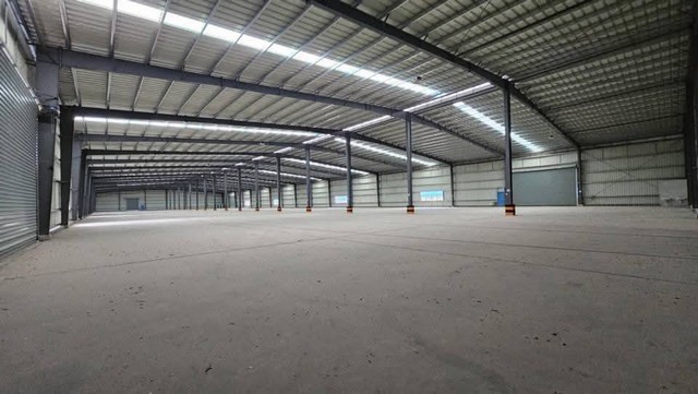 ให้เช่าโรงงานและคลังสินค้า หนองใหญ่ จังหวัดชลบุรี   8,000 ตรม.อยู่ในเขต Free zone ผังม่วง