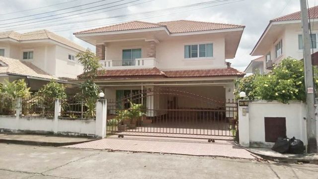 ให้เช่า 20,000 บาท/เดือน ขาย 3.89 ล้าน #ศิวาลัย3 #สันกำแพง บ้าน 2 ชั้น #ถนนสันกำแพงสายใหม่ ทำเลดี #หมู่บ้านติดถนนใหญ่ เดินทางเข้า-ออกสะดวก