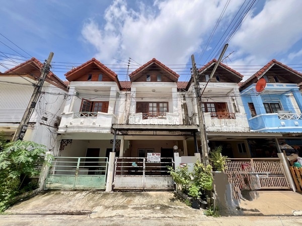 ทาวน์เฮ้าส์ 2 ชั้น หมู่บ้านเลิศอุบล กม.6 ซอยรามอินทรา 65