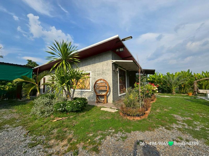 ขายบ้านสวนพร้อมร้านค้า ติดถนน ใกล้ รร.เตรียมทหาร ต.ศรีกระอาง อ.บ้านนา จ.นครนายก โฉนดครุฑแดงพร้อมโอน