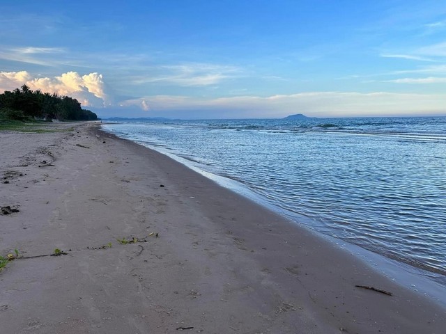 หน้าฝนมีทรัพย์ดีเสดชื่นหัวใจ ที่ดินใกล้ทะเลวิวสวยมาก แปลงเล็กวาละ 6800 อ.บางสะพานน้อย จ.ประจวบคีรีขันธ์