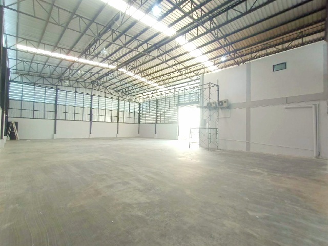 เซ็นทรัล มหาชัย 5.4กม. ตรม.ละ 80 บาทให้เช่า-ขายโรงงาน พร้อมโกดัง 802ตร.ม. 202ตร.วา.รพ.สมุทรสาคร 3.4กม. ตลาดเศรษฐกิจ 2กม. ขอใบอนุญาตได้ รง.4