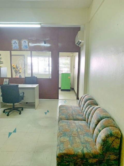 BTS พระโขนง 500ม. สุขุมวิท-พระราม 4 สำนักงาน 6 ชั้น ห้องกว้าง 35 ตร.วา.35ตร.ม..ราคาถูก 5 นอน 5 น้ำ