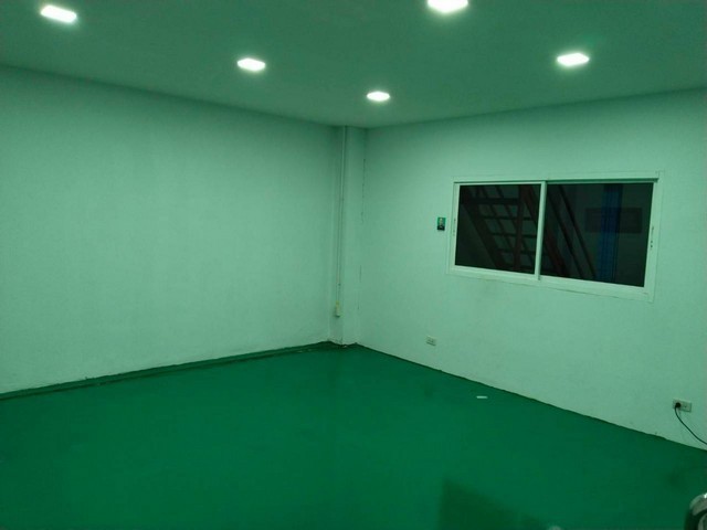 ให้เช่า โกดัง พร้อมออฟฟิศ แขวงทับยาว ใกล้นิคมลาดกระบัง ติดถนนมอเตอร์เวย์ทางหลวงพิเศษหมายเลข7