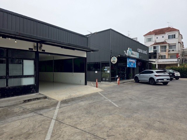 ให้เช่าสำนักงาน ร้านค้า โกดัง คลังสินค้า พื้นที่ 77 ตรม ซอยพัฒนาการ 38 มี 7-11 ในโครงการ พร้อมที่จอดรถ