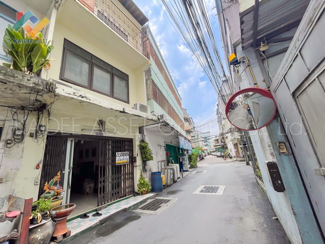 ตึกแถว ถนน จันทน์ 43 แยก 18-2 ซอย เจริญราษฎร์ 5 สาธุประดิษฐ์