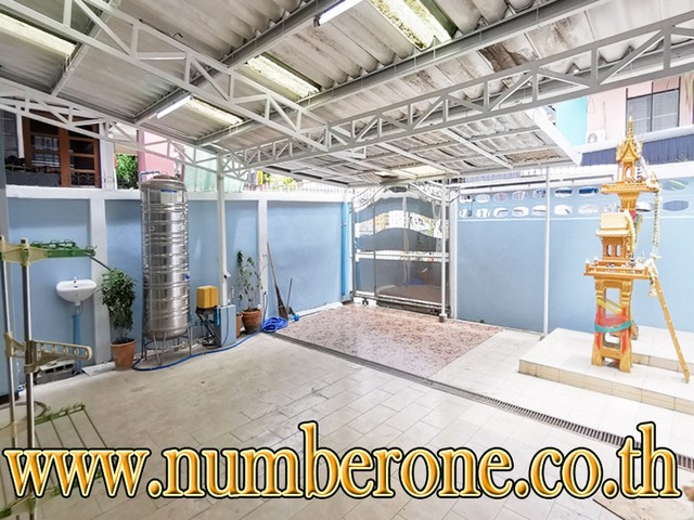 บ้าน - 4 BR 2 BR 3200000 BAHT ไม่ไกลจาก ใกล้สถานีรถไฟฟ้าสายสีชมพูเชื่อมต่อสายสีม่วง ใกล้โลตัส เอสพลานาด บิ๊กซี เซ็นทรัลรัตนาธิเบศร์ โรงพยาบาลทรวงอก ขนส่งนนท์ ทางด่วนงามวงศ์วาน แหล่งชุมชนมากมาย สามารถเดินทางผ่าน ถนนงามวงศ์วาน ถนนติวานนท์ ถนนสามัคคีได้