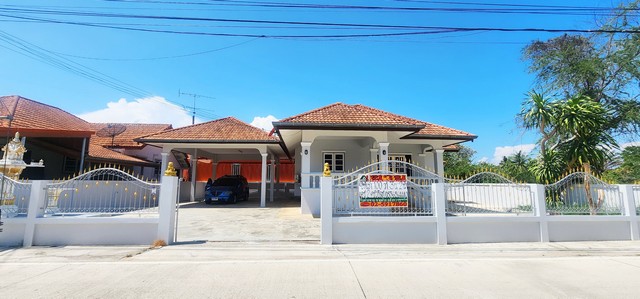 ประกาศให้เช่า บ้าน ภิรมย์สุข 10000 thb 3 Bedroom 2 BR ขนาดเท่ากับ 0 Rai 1 ngan 0 ตร.ว. ไม่ไกลจาก ใกล้มหาวิทยาลัยอาชีวศึกษาเพชรบุรี สถานีตำรวจภูธรอำเภอเมืองเพชรบุรี ห้างโรบินสัน ไลฟ์สไตล์ เพชรบุรี ร้านก๋วยเตี๋ยวเนื้อตาวีเจดีย์แดง ร้านหมูกระทะศรีปทุม แ