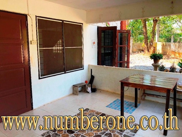 บ้าน ถ.หนองกะจะ ใหญ่ 0 RAI 1 NGAN 9 Square Wah 2500000 บ.   ราคาเดียว ตกแต่งพื้นชั้นล่างด้วยกระเบื้อง ตกแต่งพื้นชั้นบนด้วยปาร์เก้ โครงสร้างแข็งแรง มีพื้นที่ใช้สอยกว้างขวาง สามารถจอดรถได้หลายคัน  หน้าบ้านหันทางทิศตะวันตกเฉียงใต้ มีสาธารณูปโภคครบครัน บ