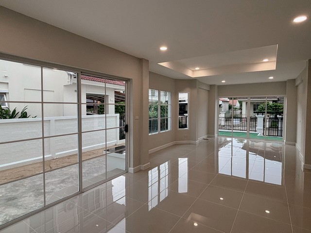 ขาย ชัยพฤกษ์ (บางบัวทอง) โซนบนเนิน ใกล้เซ็นทรัลเวสต์เกต , MRTสายสีม่วง ภายใต้โครงการของ Land and House  หมู่บ้านสะอาด ปลอดภัย