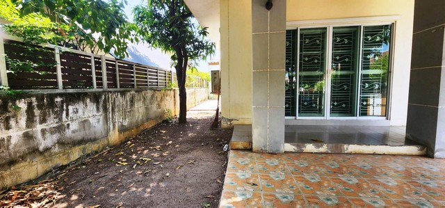 บ้าน สุขุมวิท 5 50 ตาราง.วา 0 ngan 0 RAI 2BEDROOM ไม่ไกลจาก ใกล้โครงการบ้านเอื้ออาทรท่าตูม ร้านอาหารมากมาย ใกล้สี่แยกท่าตูม นิคมอุตสาหกรรม304/ดับเบิลเอ ตลาดนัด 304 พลาซ่า โรงแรมทาวารวดี (บ้านเดี่ยวมือสอง) BIG SURPRISE!! บรรยากาศร่มรื่น น่าอยู่ โครงกา