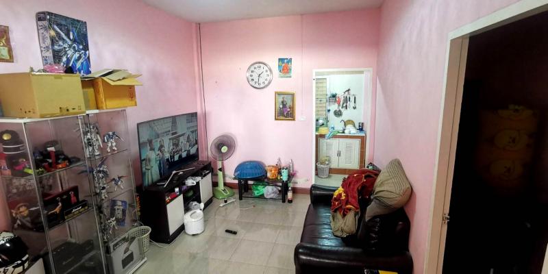 ทาวน์เฮาส์ บีเคลัคกี้โฮม 1 1500000 - 2 ห้องนอน 1 BATHROOM area 21 Square Wah ใกล้กับ ใกล้เทศบาลตำบลอุทัย ตลาดอุทัย สถานีตำรวจอุทัย สวนอุตสาหกรรมนิคมโรจนะ 2 และ 3 โรงงานอิชิตัน โลตัสอุทัย ธนาคารออมสินสาขาอุทัย อยู่ในแหล่งชุมชน การเดินทางสะดวก ใกล้ถนนอ