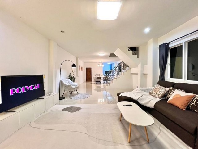 ให้เช่าทาวน์โฮม 3 ชั้น หมู่บ้านเฟรนลี่แลนด์ ซอยเขาน้อย พัทยา บางละมุง ชลบุรี FP-H0610