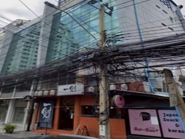 ให้เช่าพื้นที่ ประมาณ 200 ตร.ม. พร้อมลิฟท์ ทองหล่อ ซอย 9 (อัครภัทร) ตรงข้ามตลาดอาหารญี่ปุ่น