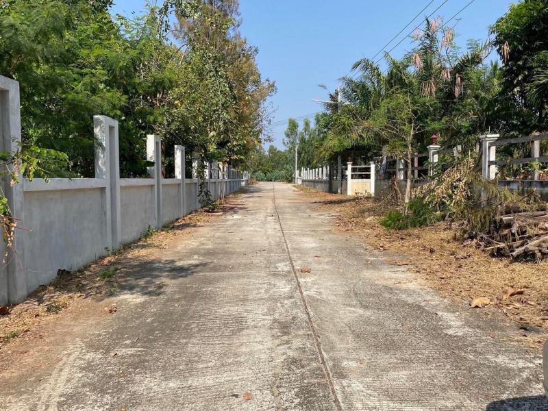 ที่ดินแบ่งขาย แปลงละ  148  ตรว. ใกล้โรบินสัน ร้อยเอ็ด