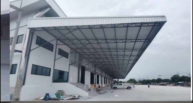 ให้เช่าโกดัง/คลังสินค้า8,500 และ4,400 ตรม พร้อมใช้งาน ขนาดใหญ่ หนองยายบู่ อำเภอศรีราชา จังหวัดชลบุรี
