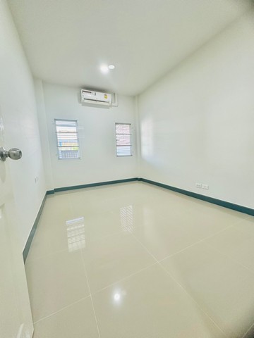 หมู่บ้านสุชารีวิลเลจภูเก็ต ทาวน์โฮมรีโนเวทใหม่ 21.4วา 2ห้องนอน 1ห้องน้ำ ใกล้โรบินสันถลาง