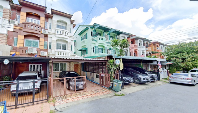 MRTวัชรพล 1.6กม รร.วัดนวลจันทร์ 399ม นวลจันทร์ 25-33 บิ้วท์อินภายใน ทาวน์เฮ้าส์ 3 ชั้น 4นอน 4แอร์ 3น้ำ  21ตร.วา.252 ตร.ม.