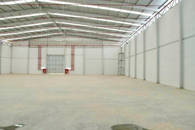 MRT แยกปากเกร็ด 4.8 กม . Free Zone ศูนย์กระจายสินค้าcpบางบัวทอง 1.7 กม.  300 ตร.วา. 1200 ตร.ม.