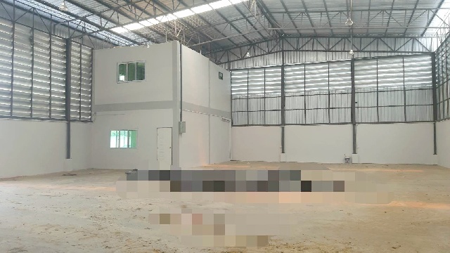 เซ็นทรัล มหาชัย 5.4 กม. รพ.สมุทรสาคร 3.4กม.ให้เช่า-ขายโรงงาน 200 ตร.วา.1 นอน 1 น้ำ ขอใบอนุญาตได้ รง.4 ตลาดเศรษฐกิจ 2กม.พร้อมโกดัง 800 ตร.ม.