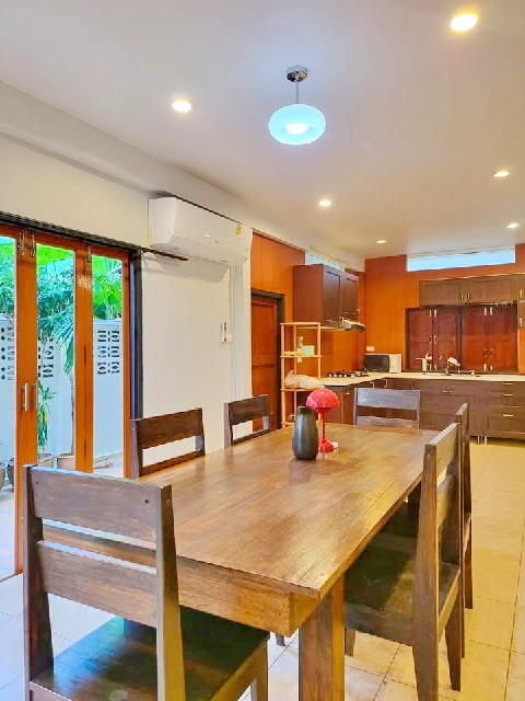 รับจดบริษัทได้ MRT สุทธิสาร 600 ม.ให้เช่าบ้านเดี่ยว 2 ชั้น บ้านทรงไทย 240 ตร.ม.60 ตร.วา. ทำเป็น Airbnb ร.นานาชาติเดอะรีเจ้นท์ 3.8 กม.3 นอน