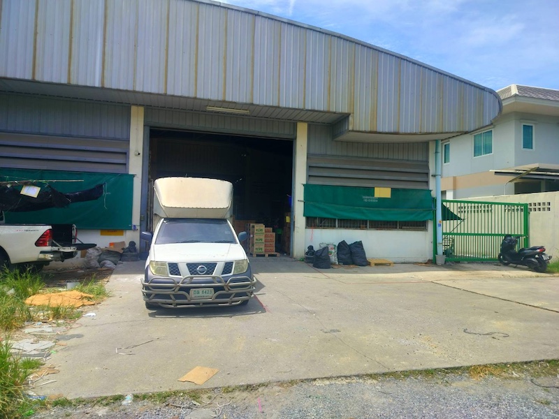 BST864 ให้เช่าโกดังพื้นที่ 1,217 ตร.ม. ติดถนนพุทธมณฑลสาย 4 ใกล้ถนนเพชรเกษม เหมาะสำหรับคลังสินค้าและศูนย์กระจายสินค้า