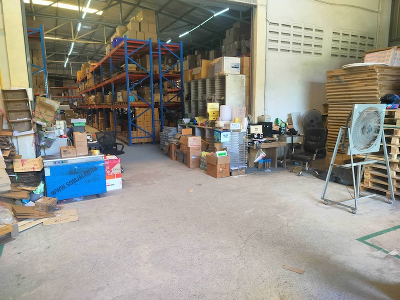 BST864 ให้เช่าโกดังพื้นที่ 1,217 ตร.ม. ติดถนนพุทธมณฑลสาย 4 ใกล้ถนนเพชรเกษม เหมาะสำหรับคลังสินค้าและศูนย์กระจายสินค้า