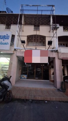 ให้เช่าอาคารพาณิชย์ 3 ชั้น ราคาถูก ติดถนนหลัก ใกล้โรบินสันไลฟ์ นาป่า FP-B0632