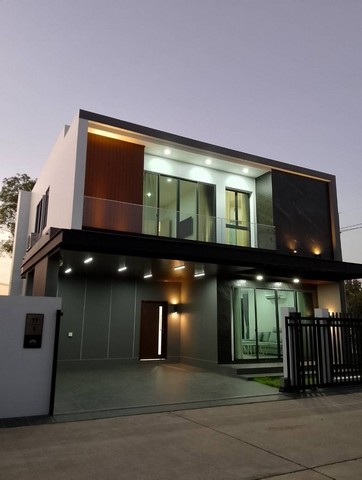 บ้านสร้างใหม่ 2 ชั้น สไตล์โมเดิร์น สายไฟฟ้าฝั่งดิน หางดง 