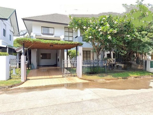 บ้านเดี่ยว 2 ชั้น สไตล์ล้านนาโมเดิร์น ทำเลดี แยกทางขึ้นสะเมิง หางดง 